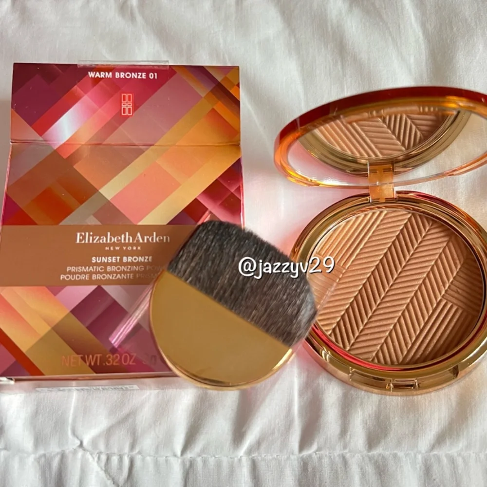 Elizabeth Arden Sunset Bronze Prismatic Bronzing Powder